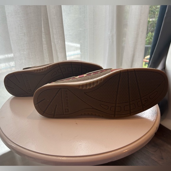 Very lightly worn sperry slides - Picture 3 of 4
